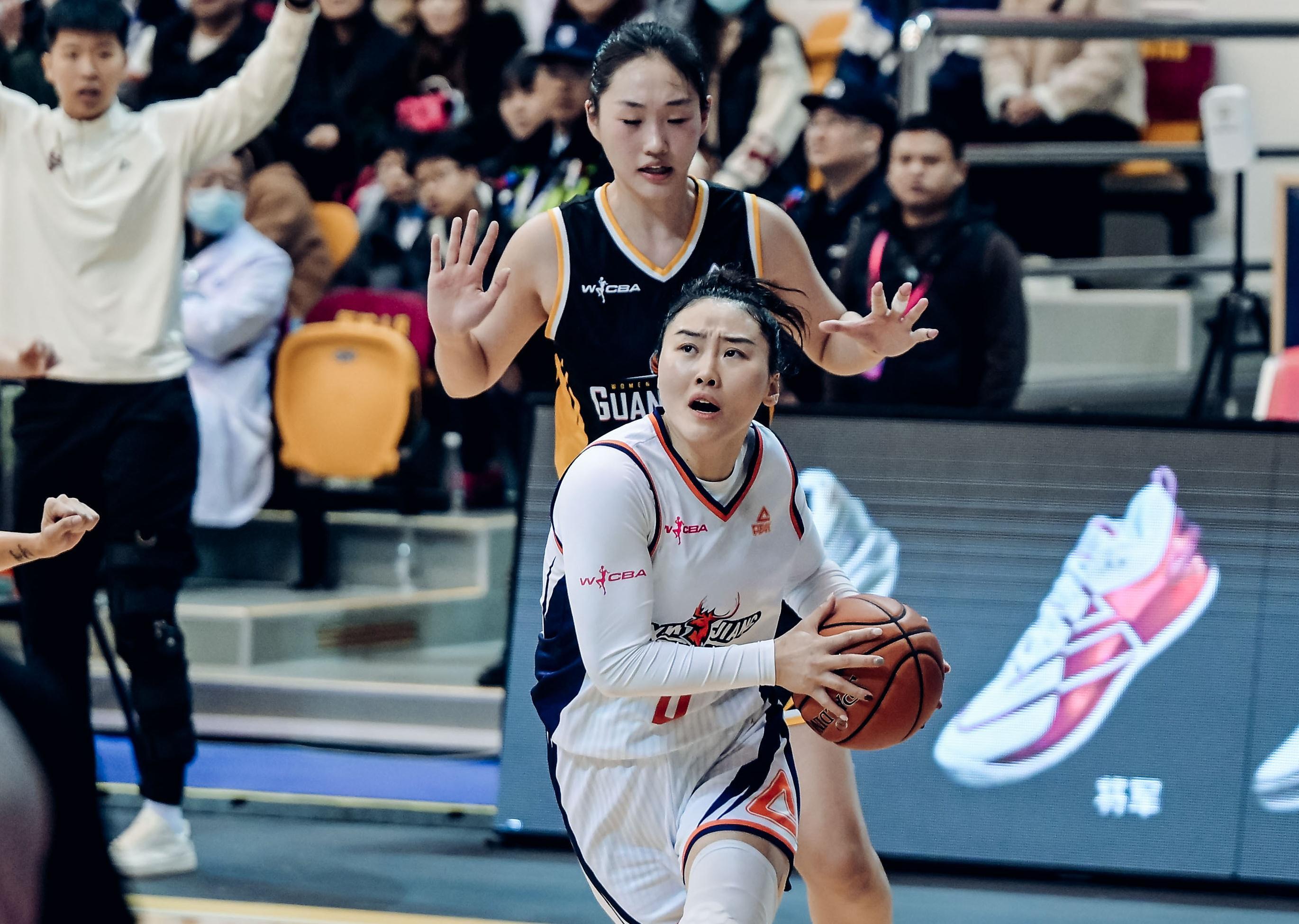 开云-5连胜+击败联盟第1！中国女篮31岁王牌复活闪耀：曾战美国砍13分