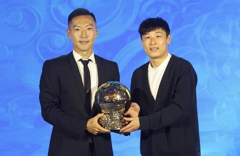 kaiyun-2026中超新老传承超燃！邝兆镭等6小妖谁先首秀？7名37岁老将坚守